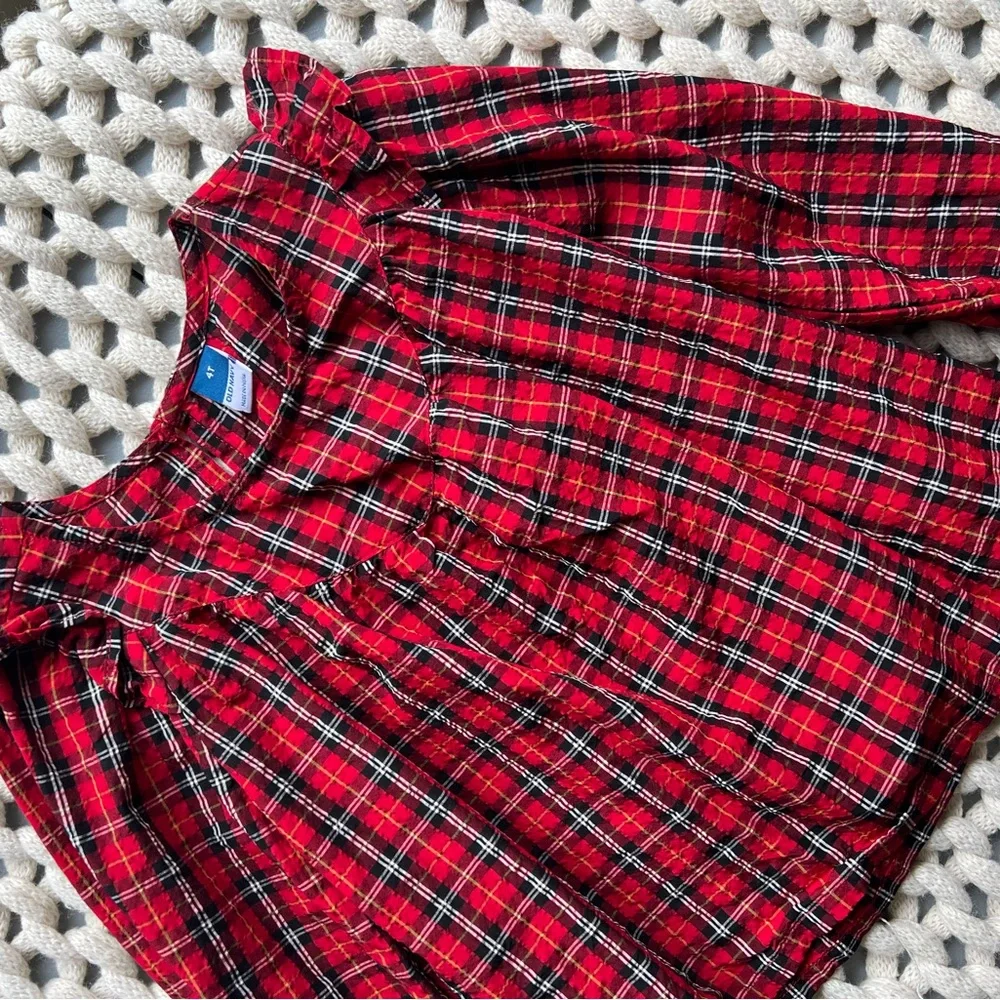 Old Navy 4T set of two NWOT holiday tops